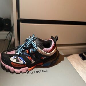 Balenciaga track